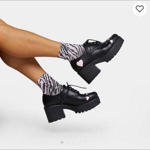 Tennin heart shoes Koi footwear